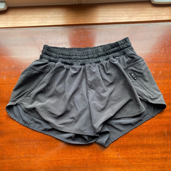 Lululemon Tracker Short - Picture 1 of 2